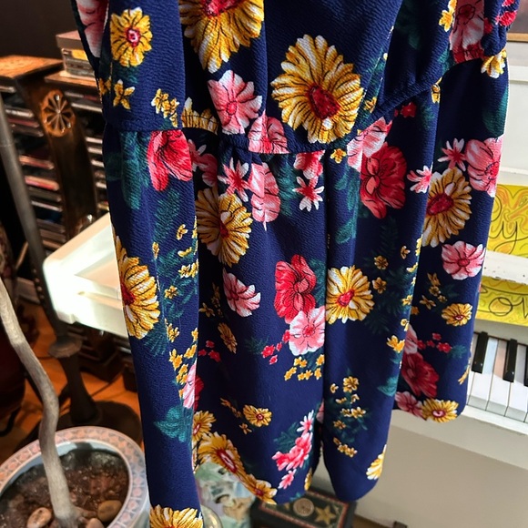 Floral Ruffle Jumpsuit in Navy Blue XL - Picture 11 of 16